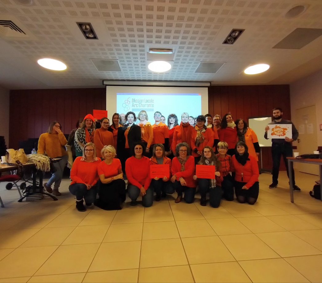 MLArcCharente's tweet image. Hier, la Mission Locale Arc Charente a réalisé sa réunion générale 🙌

Pour les campagnes "Oranger Le Monde" et "16 jours d'activisme" visant à mettre fin à la violence contre les femmes et les filles dans le monde, les salariés ont arboré des couleurs orangées 🧡
@UNESCO_fr