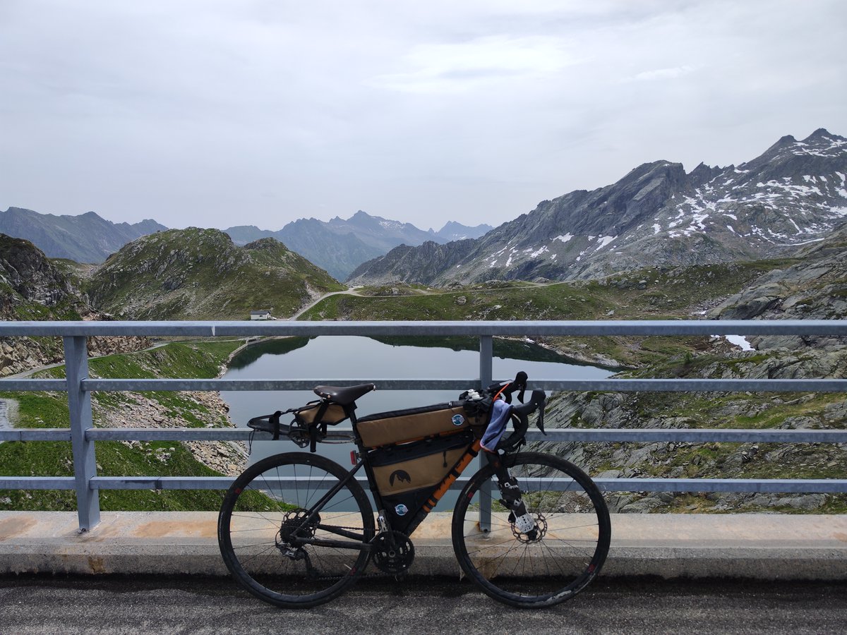 deuxmillecc's tweet photo. Lago di Narèt (2,298m) is an absolutely gorgeous climb! 
For riders who prefer off-the-beaten-path routes, Lago del Naret provides a unique opportunity. It’s less commercialized compared to other cycling destinations in the Alps, offering a serene and unspoiled environment.

https://t.co/GAivvfHudo