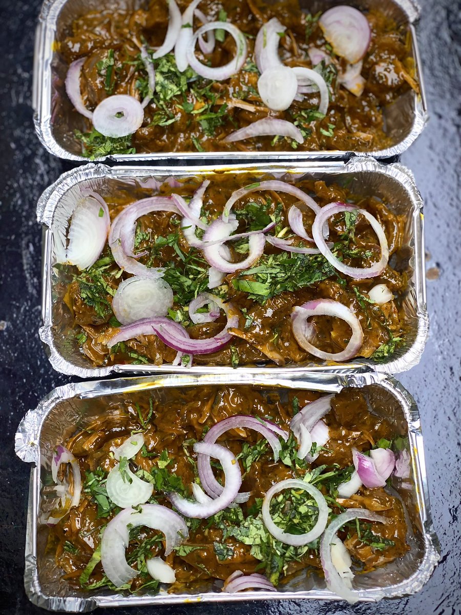 OpeyemiPizzie's tweet photo. Nkwobi 💕 (Spicy Cow Foot)
This African dessert doesn’t need introductions after all. Tangy and sweet it can be used as an appetizer or as a snack. It can be supplied in bulk also for that your next get together with your loved ones after 🍺 🥃 
Kindly RT 🙏
Mini:5k
MIDI:7k https://t.co/AC98pNLpKL