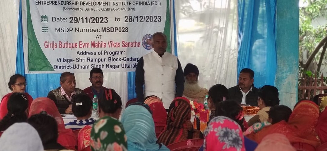 TheArvindPandey's tweet image. उक्त प्रशिक्षण कार्यक्रम से निश्चित ही महिलाओं को लाभ मिलेगा तथा आत्मनिर्भर बनाने व जीवन में विश्वास के साथ आगे बढ़ाने की सकारात्मक दिशा प्राप्त होगी।

सभी प्रतिभागी महिलाओं को हार्दिक शुभकामनायें, आपके उज्जवल भविष्य की कामना करता हूँ।

#MSDP | #EDII | #Gadarpur | #Uttarakhand