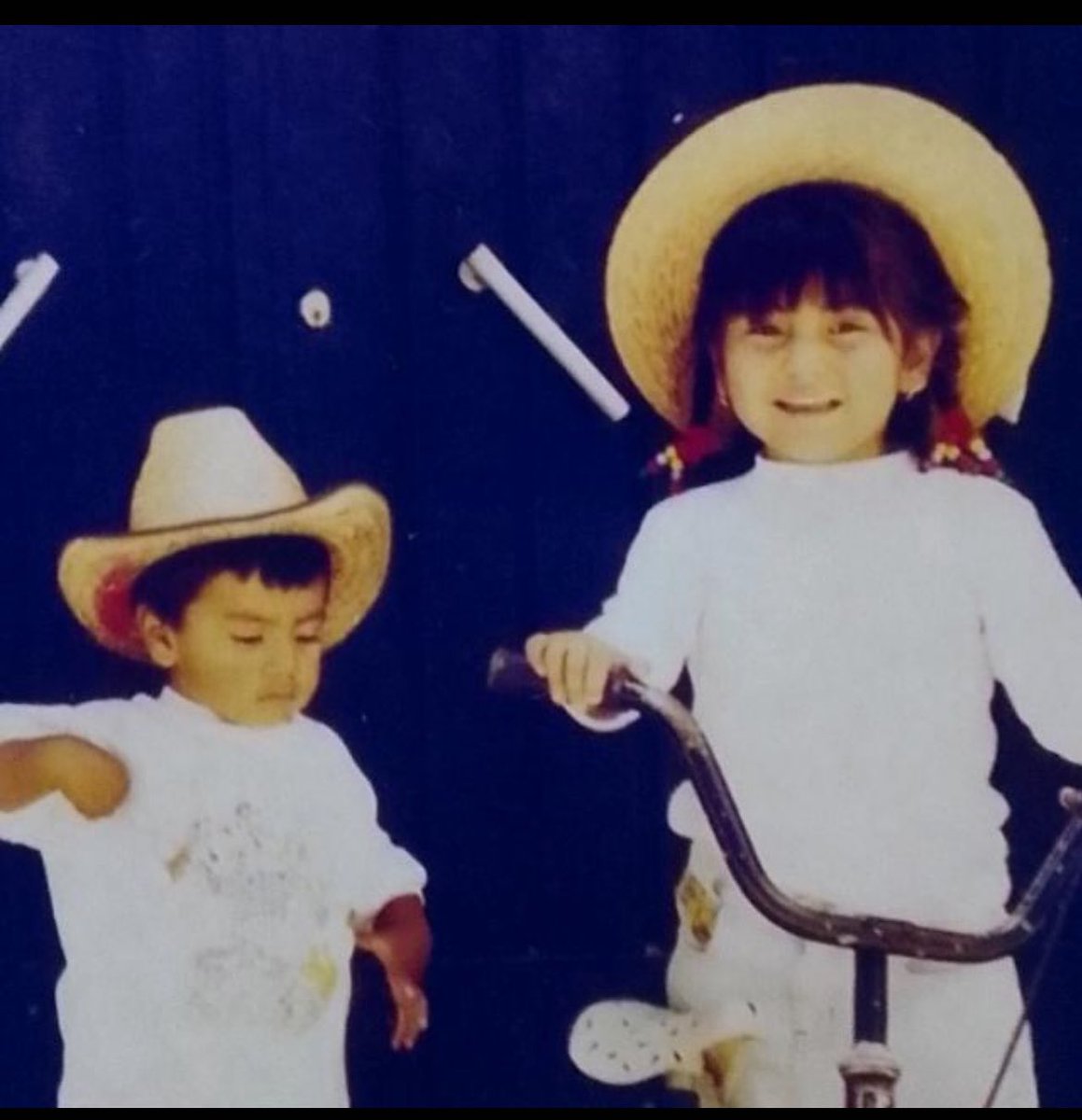 fetersa's tweet image. Si me preguntaran a que etapa de mi vida quisiera regresar, no dudaría ni un segundo regresar a esa etapa en la que era niño

Correría a abrazarlo fuertemente y decirle tranquilo Felipe, todo está bien vas a poder con todo lo juro