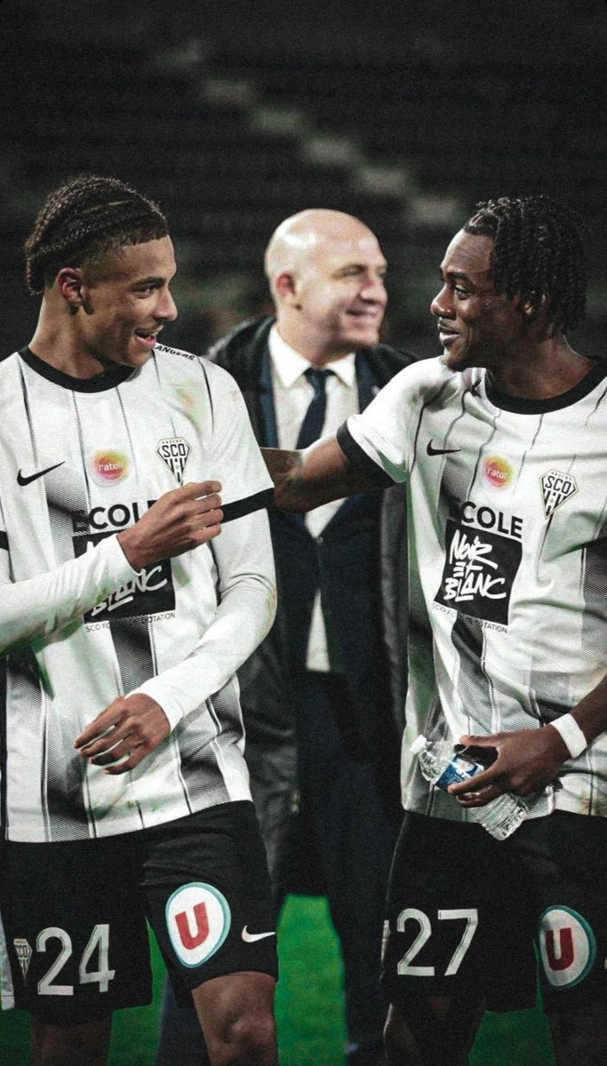 Lendemain de victoire !!
Bravo les Gars!Quelle victoire !!Et 1 et 2 et 3 zéro!!!
La relève arrive!!
Allez le SCO!!⚫️⚪️