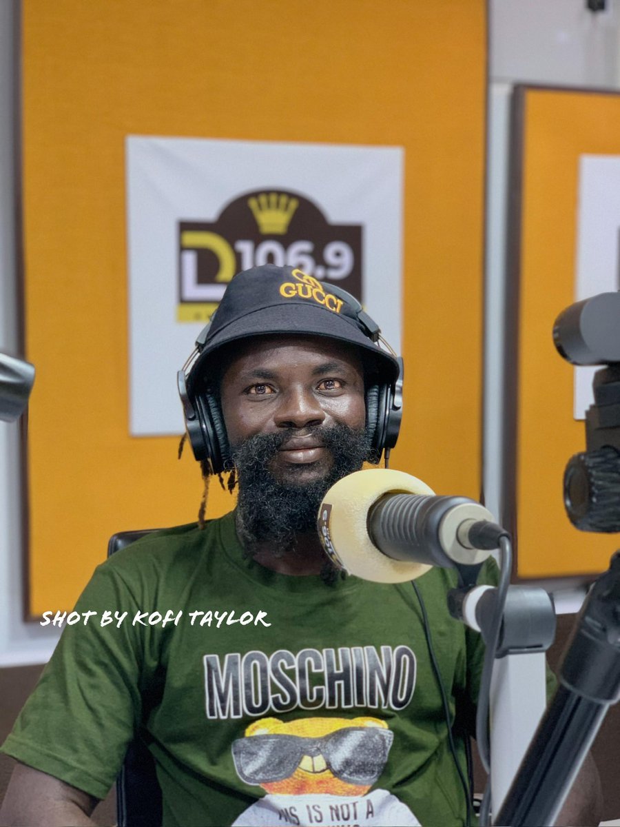 DLFM1069's tweet photo. It was truly a blessing to have Yaw Fosu in the DLFM 106.9 studios yesterday on #DLHour with Nana Adjoa Silky. 🙏🏾✨ 

We extend our gratitude to the members of Fantasy  Club of Daddy Lumba, DL Family, our chairman DADDY LUMBA, and everyone else who made this possible! #MakraMo #DLFM