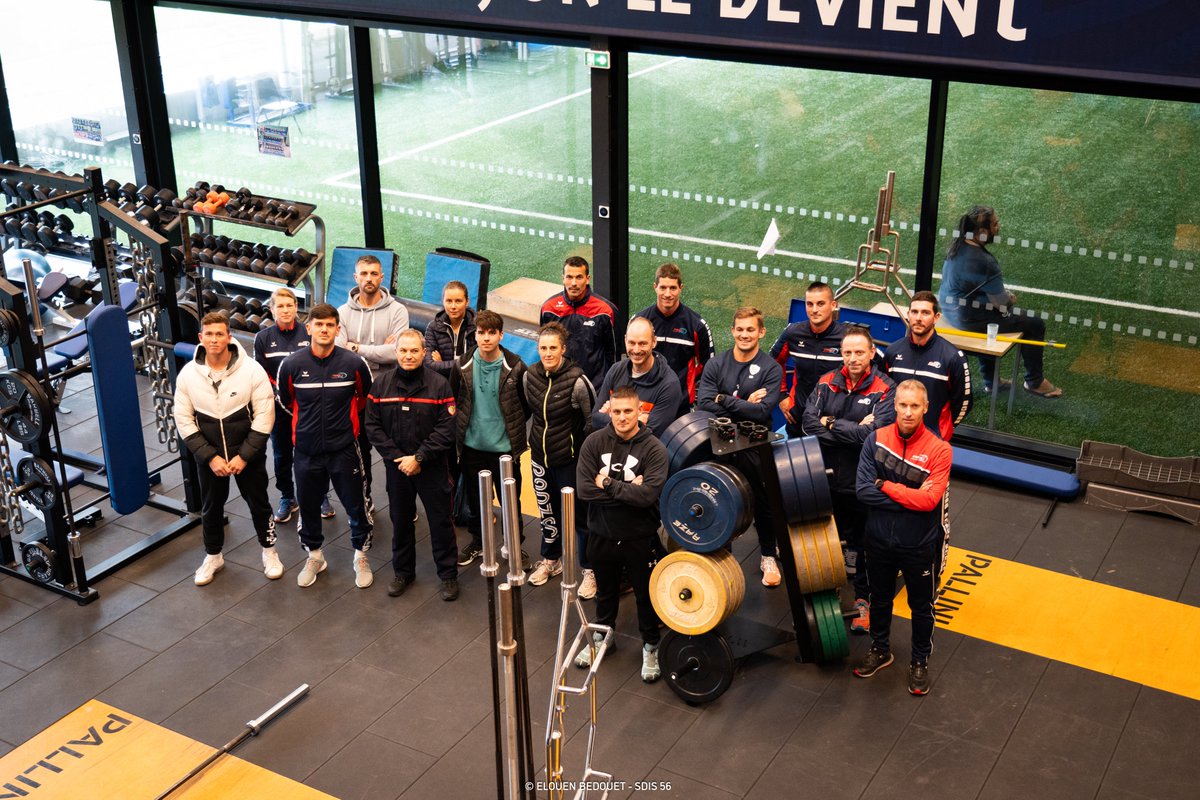 pompiers_56's tweet photo. #Formation | Les opérateurs des activités physiques en formation #EAP1 se sont rendus au #Daucypark centre de performance du @RugbyClubVannes.
Au programme :
➡️ Échange avec Simon Boisbluche, préparateur physique de l'équipe pro,
➡️ Visite des infrastructures https://t.co/z95wi2SuWh