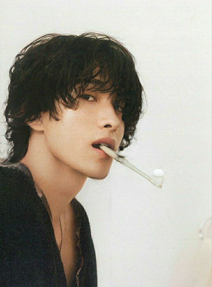 ___jhdk's tweet image. everyone saying ryusei looks like dokyeom i get it i mean…