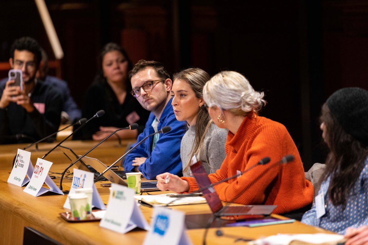 Lundi, nous avons accueilli les organisations de jeunesse afin de les écouter et de prendre en compte leurs problématiques dans le travail parlementaire.

Le constat: la #précarité des jeunes est globale - santé, logement, alimentation… 1/2