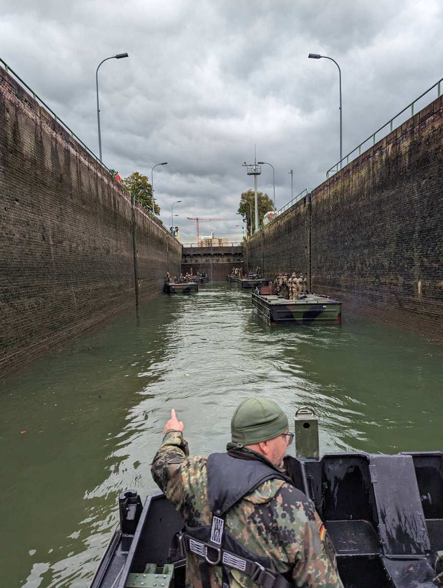 23_Amph's tweet photo. Sappers recently completed the @bundeswehrInfo M-Boat Operators Course in Minden, Germany

British soldiers operating German vehicles alongside German crew in a Multi-national Battalion 🇩🇪🇬🇧

@Proud_Sappers @21Engr @25CSEngrGp https://t.co/DLfi0aVDkh