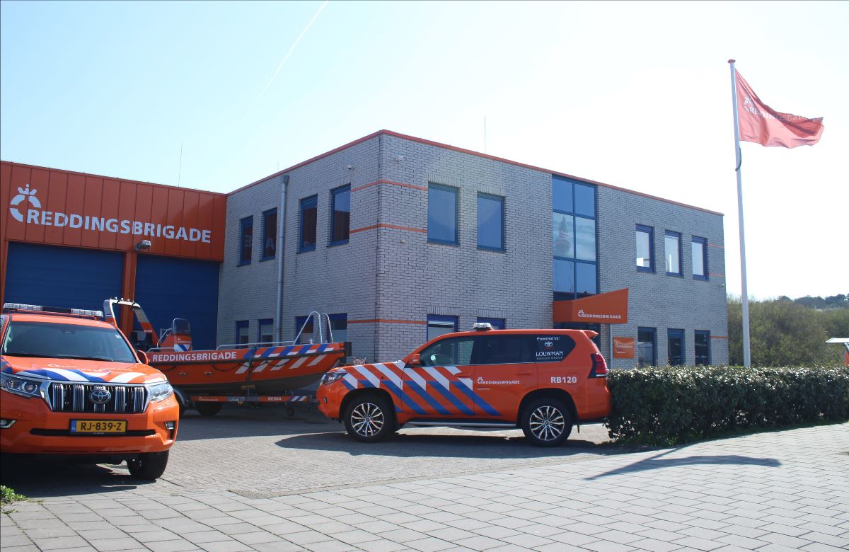 Ben jij de enthousiaste en leergierige werkstudent / stagiair, die per februari 2024 onze afdeling Beleid en Operationele Zaken versterkt op het gebied van waterhulpverlening? Bekijk de vacaturetekst: bit.ly/46NVf29

#reddingsbrigade #waterhulpverlening #veiligheid