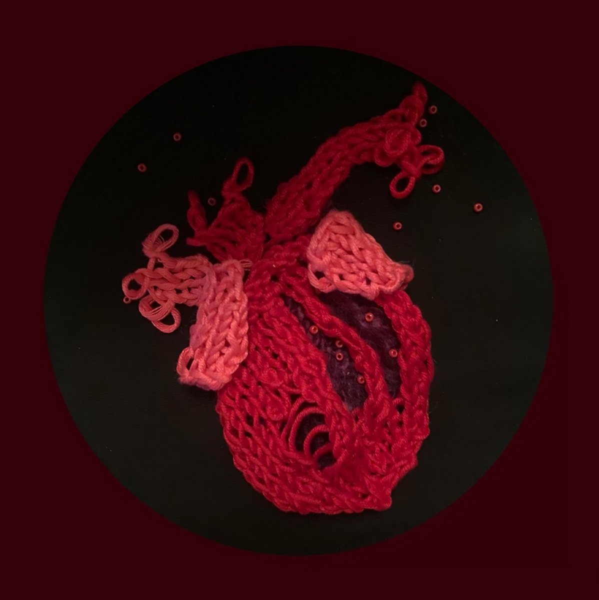 The Winner of the #Art of The Heart awards 2023 is Erin Fitzsimons-West! Her art piece, created using the medium of handicraft (#knitting), represents both the unique connectivity and fragility of the #heart.
#WorldHealthyLife #Arts #HealthandArt