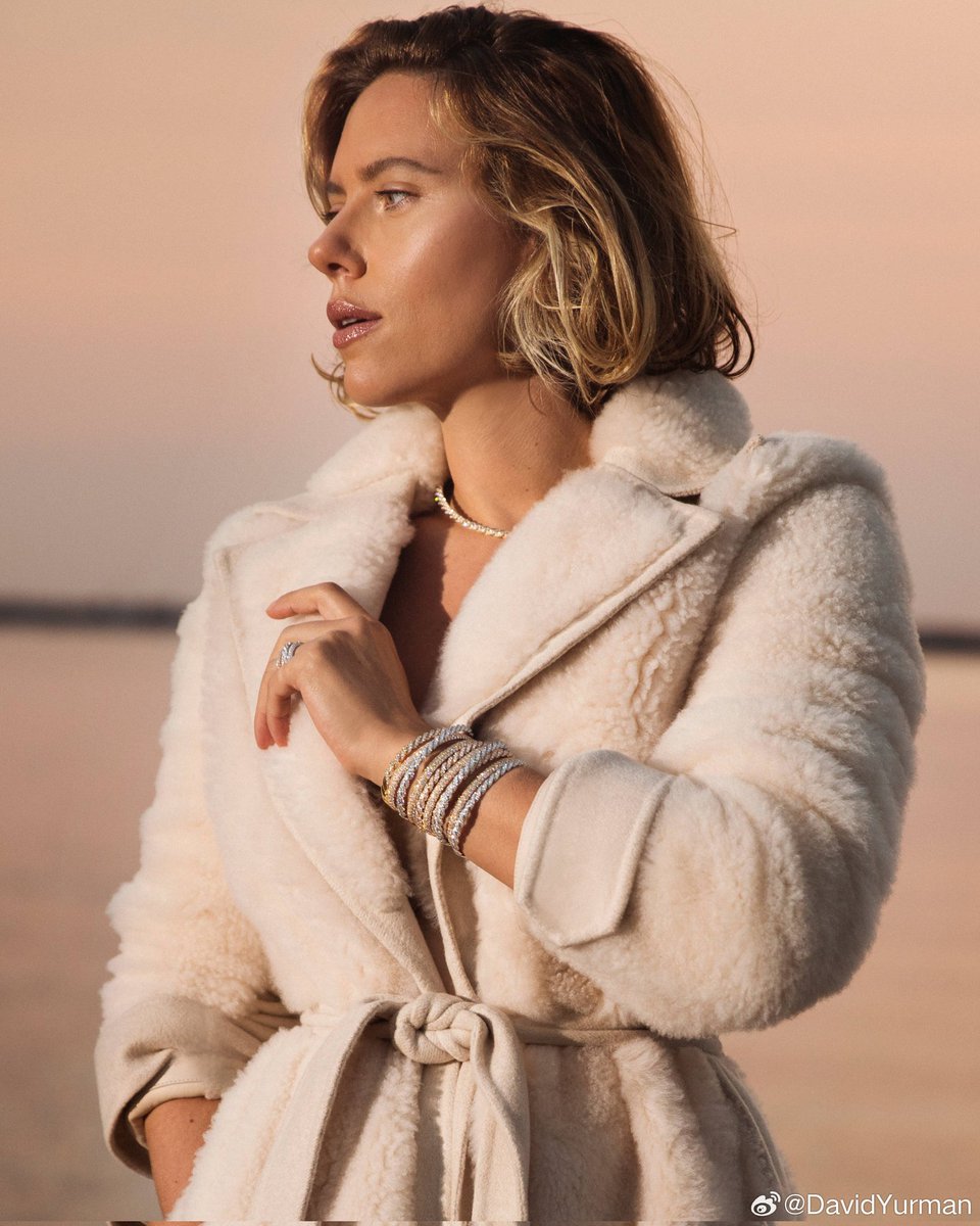 whatsupscarlett's tweet photo. David Yurman always blessing us with quality Scarlett Johansson content 💫 https://t.co/knSsmunFHo