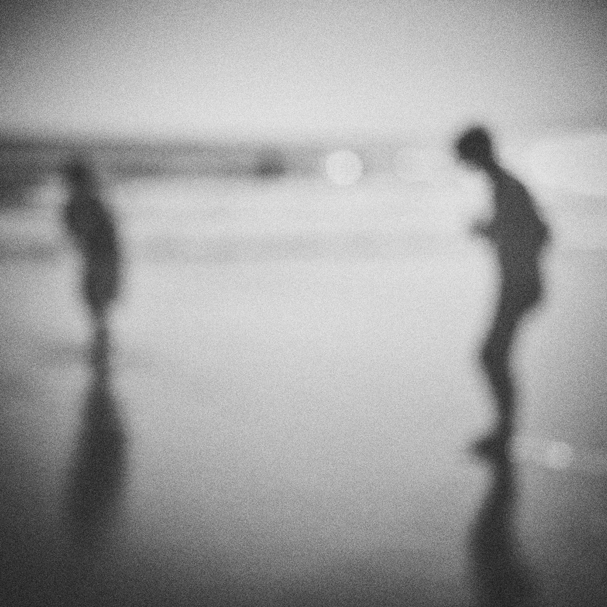 ToshihiroAchi's tweet photo. フィルムで撮影した家に飾っても気恥ずかしくない抽象絵画的ファミリーフォト。 https://t.co/y0jnpVZ5kC