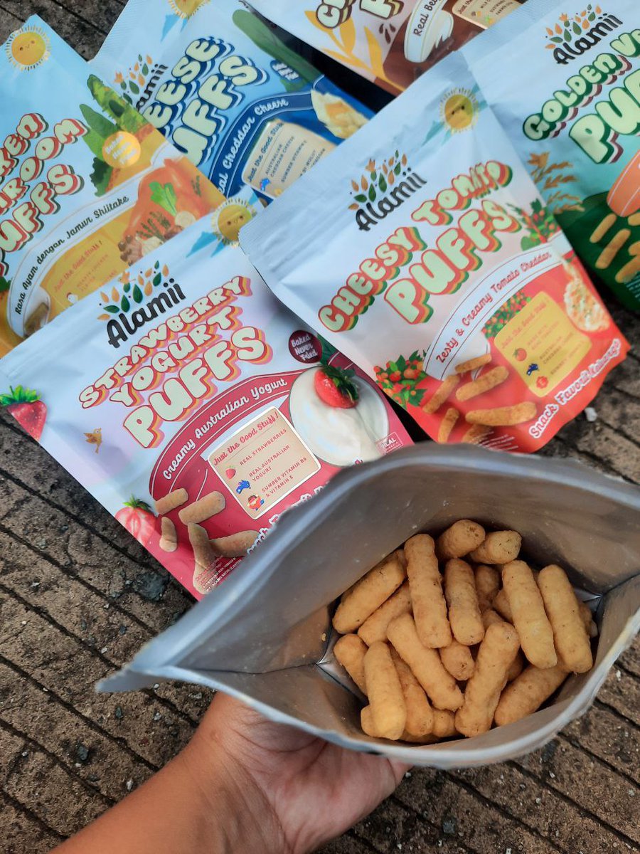 danayuni's tweet photo. Alamii Puffs - Cemilan / Snack Bayi & Anak Sehat Penuh dengan Nutrisi! 
Cocok untuk anak usia 1 tahun ke-atas sampai dewasa.
Kenapa Alamii Puffs?
* Baked. NEVER Fried (Tidak Digoreng)
* Natural Ingredients
* Natural Flavors 
* No MSG, No Preservatives, No Coloring
* Trans Fat Free & Gluten Free
* Menggunakan Sunflower Oil yang rendah lemak jenuh
* BPOM & Halal Certified

📎https://t.co/j4rXkEDrJ8