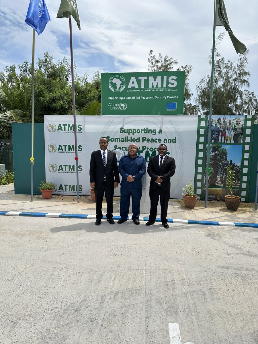 mukmohware2121's tweet photo. Always a pleasure to engage in conversation with Ambassador @souefmo_elamine His unwavering Pan-African commitment is truly inspirational. We exchanged views on Somalia's security efforts to eradicate terrorists, discussing the commendable work carried out by @ATMIS_Somaliaforces https://t.co/O0OFvzrx2R