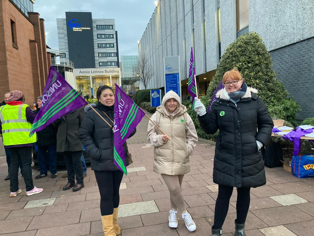UNISON Scotland Higher Education (@unison_scot_he) on Twitter photo Day two All Out! Another superb show of support from members and the public this morning at UNISON GCU pickets. Still here, still fighting for #fairpay
<a href="/unisonscot/">UNISON Scotland</a> Day two All Out! Another superb show of support from members and the public this morning at UNISON GCU pickets. Still here, still fighting for #fairpay
<a href="/unisonscot/">UNISON Scotland</a>
