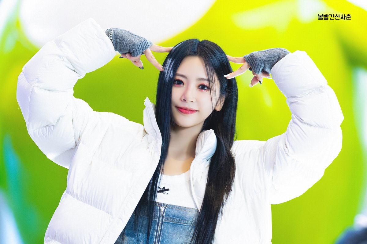 231125 드림캐쳐 (Dream Catcher) 지유 (JiU) - 음악중심 미니 팬미팅 (Fan Meeting)

sansachoon.tistory.com/189

#드림캐쳐 #지유
#DreamCatcher #JiU
#음중 #미팬

<a href="/hf_dreamcatcher/">드림캐쳐 Dreamcatcher</a>