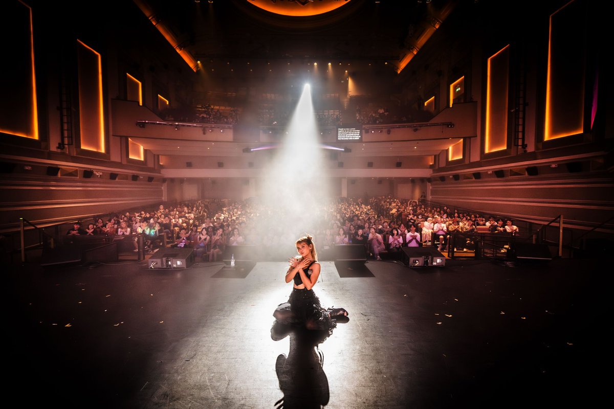 sssorn_clc's tweet photo. A night to remember 🦋 #Sorn_NirvanaGirlConcert https://t.co/UsOmc5mdPF