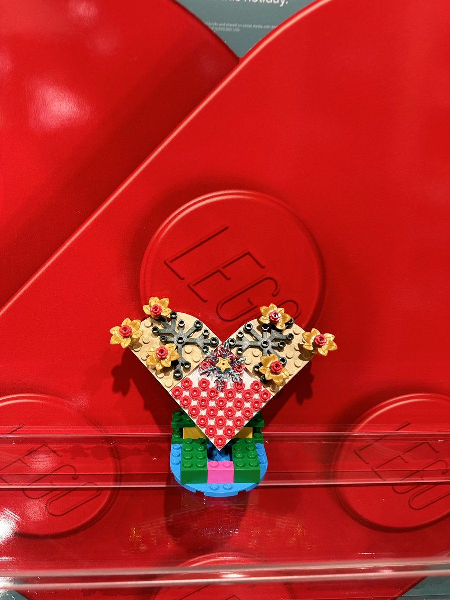 lozzaw04's tweet photo. #BuildToGive #lego ❤️❤️❤️ https://t.co/jb8QYMCB5N