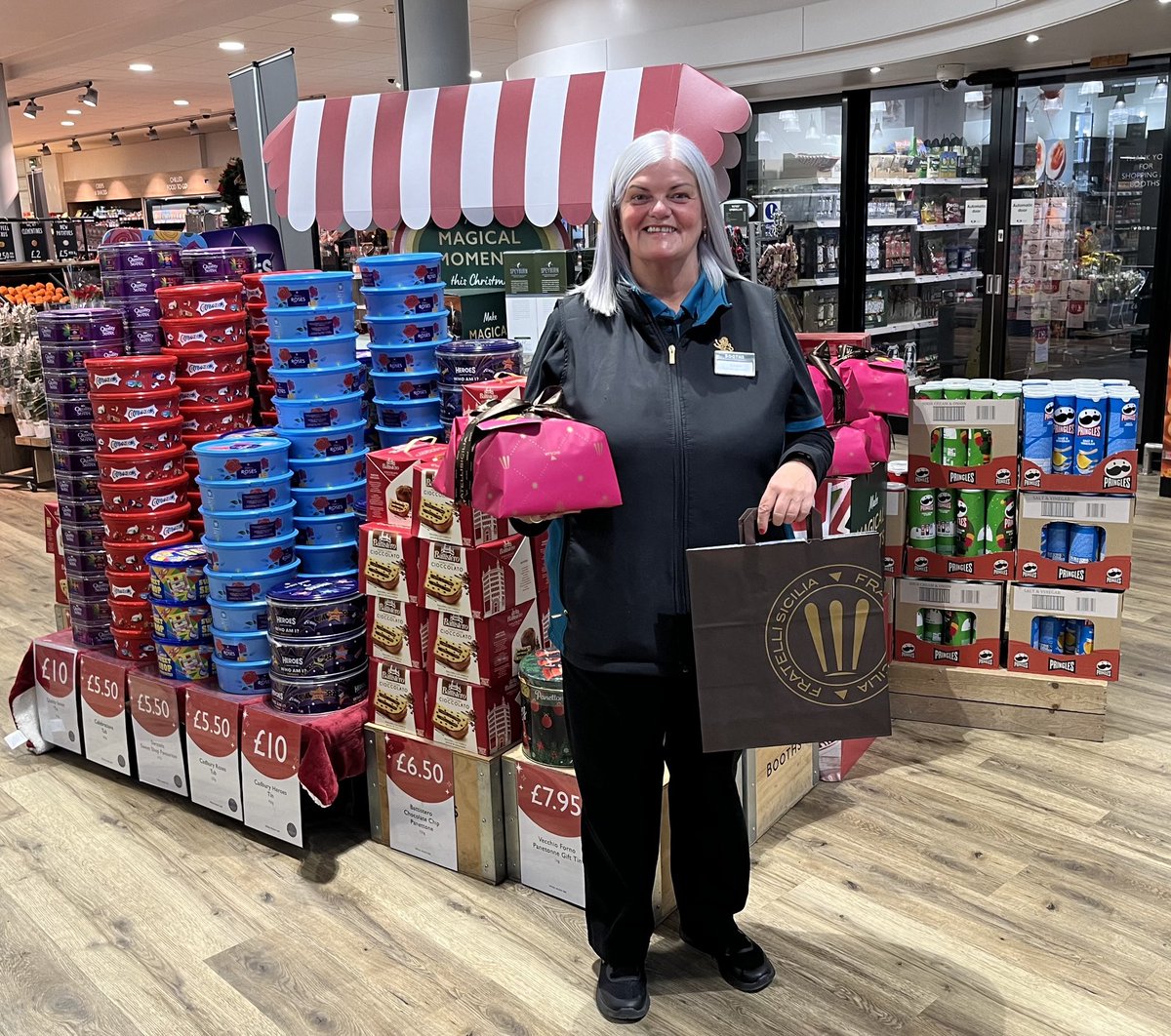 BoothsCountry's tweet photo. Carole and Clare at Kendal are getting in the Christmas spirit with festive fruit wreaths and Fratelli Sicilia Panettone 🎄 https://t.co/SZ0W1TzxWu