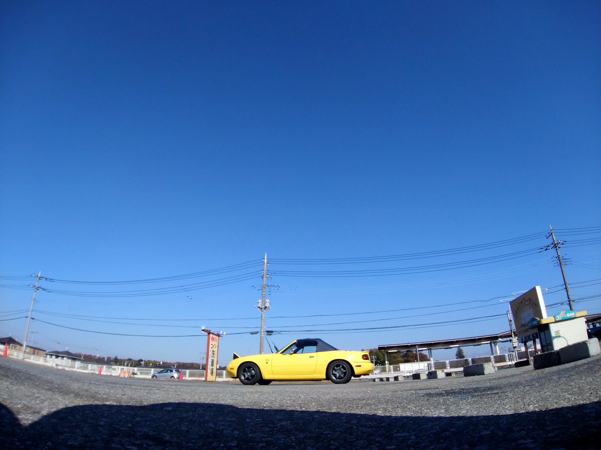 Jako_ib's tweet photo. 洗車完了
昨日の予報では降水確率50%でしたが。
スマフォのフロントカメラの超広角を初使用。

#XPERIA
#SO02L https://t.co/KbqaX4xZag