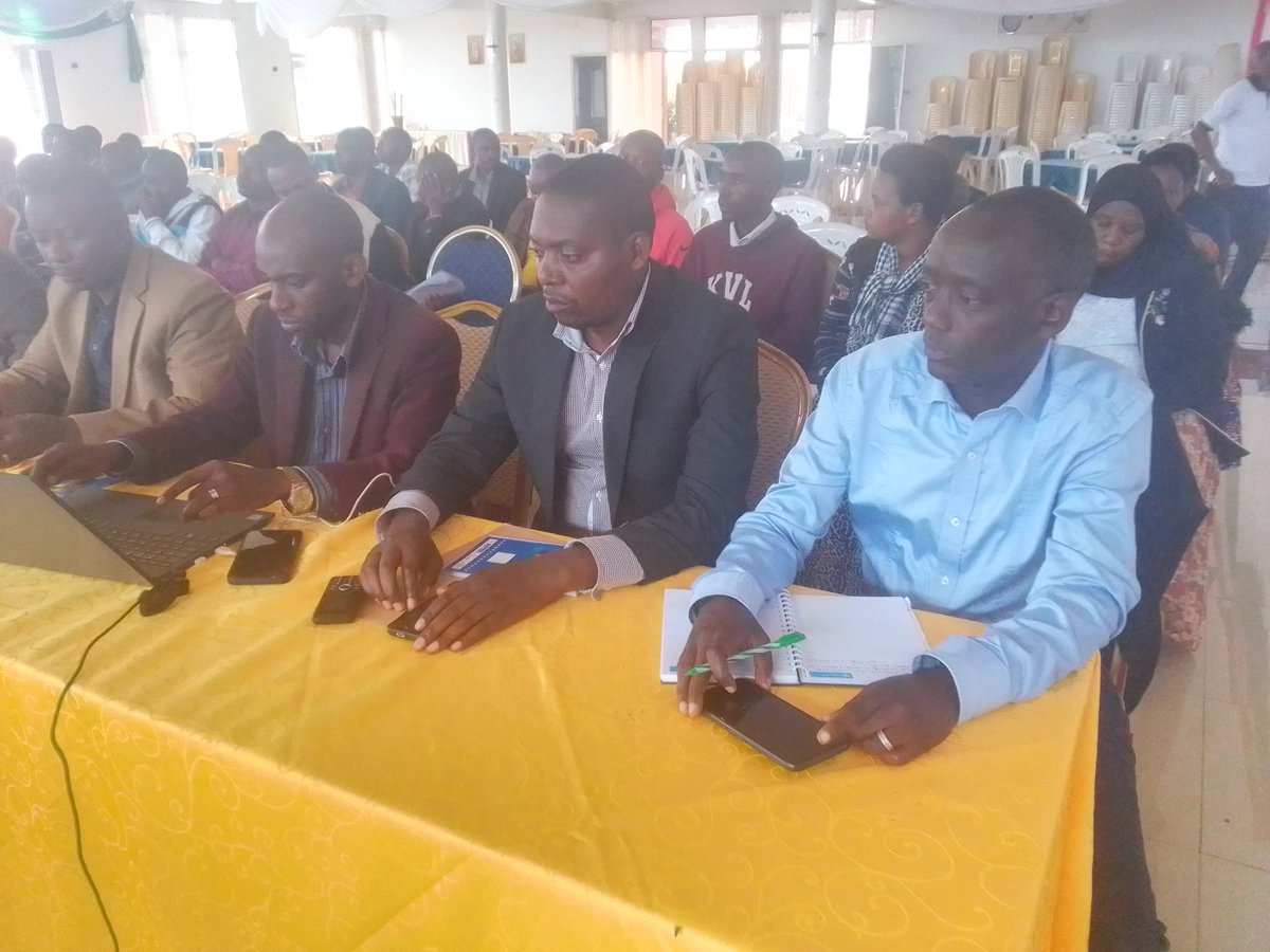 NgoziProvinc's tweet photo. 1. #Burundi: ce mardi le 28 Novembre 2023,le Gouverneur de @NgoziProvince @MinaniDesire1 vient de procéder à l'ouverture d'un atelier de sensibilisation sur les activités du Fonds d'Appui à la Protection Sociale et son cadre de fonctionnement.
@SEP_CNPS. https://t.co/6hHrZ70e7I
