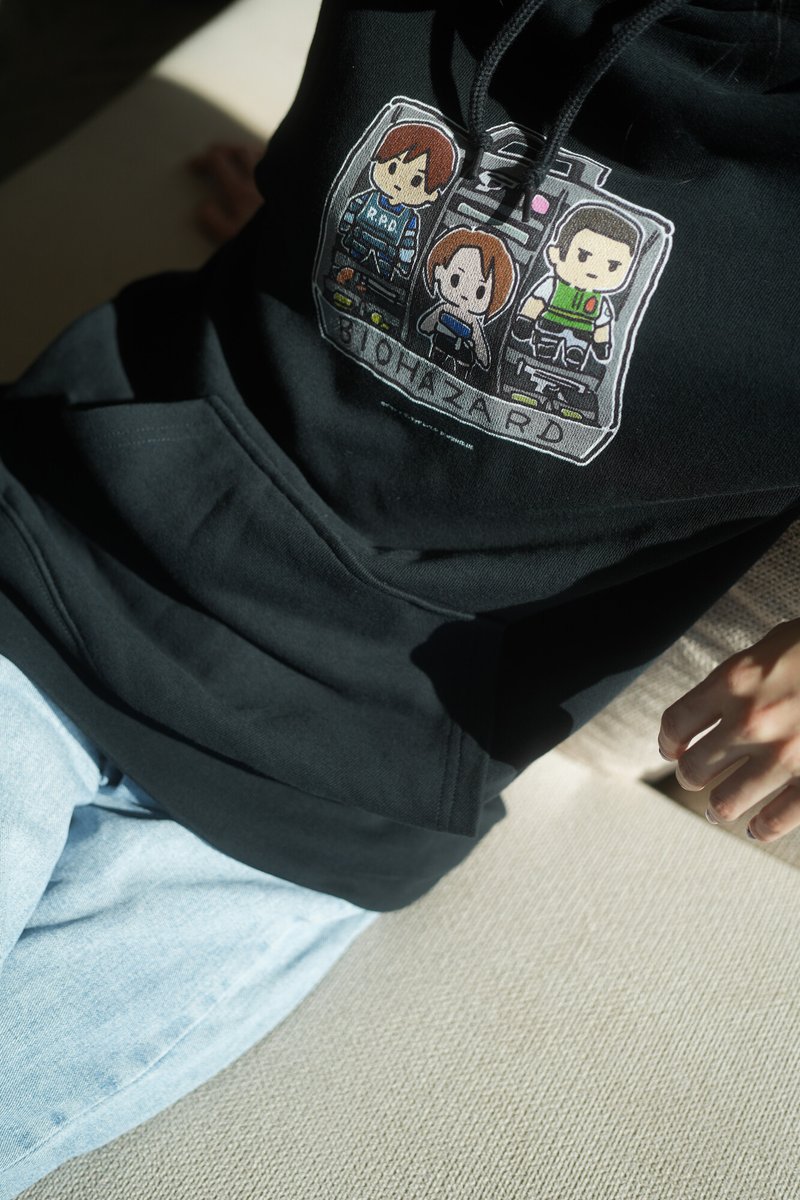 Tis the season for hoodies &amp; sweaters!

These new CAPCOM Town designs feat. Jill, Nemesis, Lickers, Zombies, and a helicopter!

The B-SIDE LABEL collab feat. Leon, Jill, and Chris in an attaché case!

e-capcom.com/sp/apparel/ama…

#ResidentEvil #REBHFun