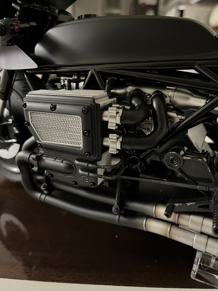 batmanyosuke's tweet image. 土曜に届いてた「THE BATMAN」のバットサイクル。
すごくかっこいい。
USBさせて電池いらず。
同じ時に予約した、これに乗れるバットマンは発売日延期してるっぽい。早く乗せたい。

#BATCYCLE 
#HOTTOYS 
#BATMAN #バットマン #DCコミック #DCCOMICS #ダークナイト #DARKNIGHT #THEBATMAN