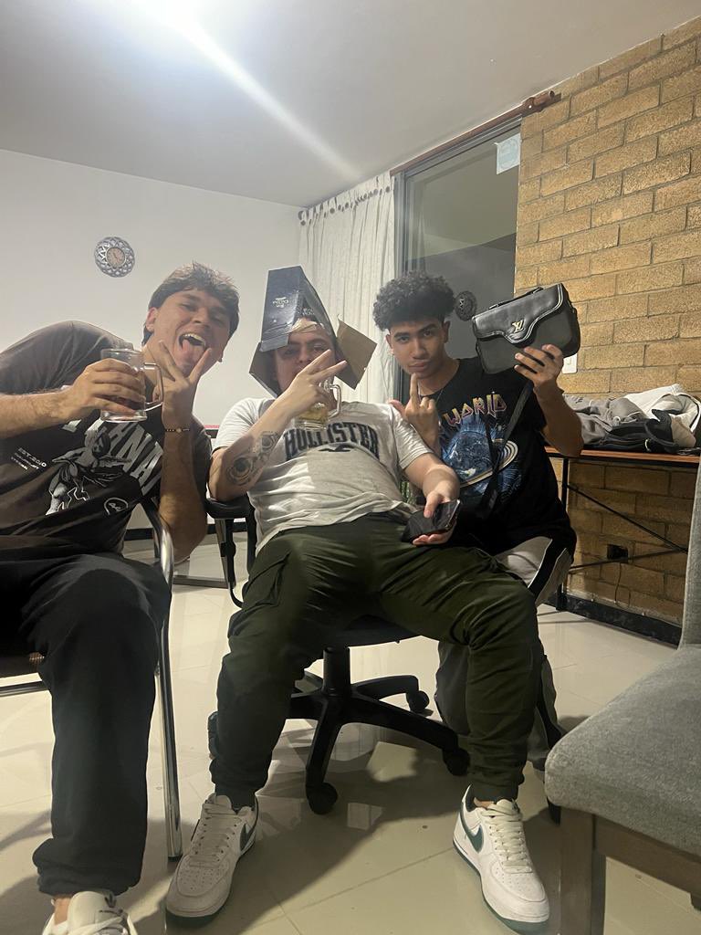 Estos simios se han ganado mi respeto en muy poquito tiempo <a href="/im_drakk/">drakkzinn</a> <a href="/Freshtbtw/">Fresht</a>