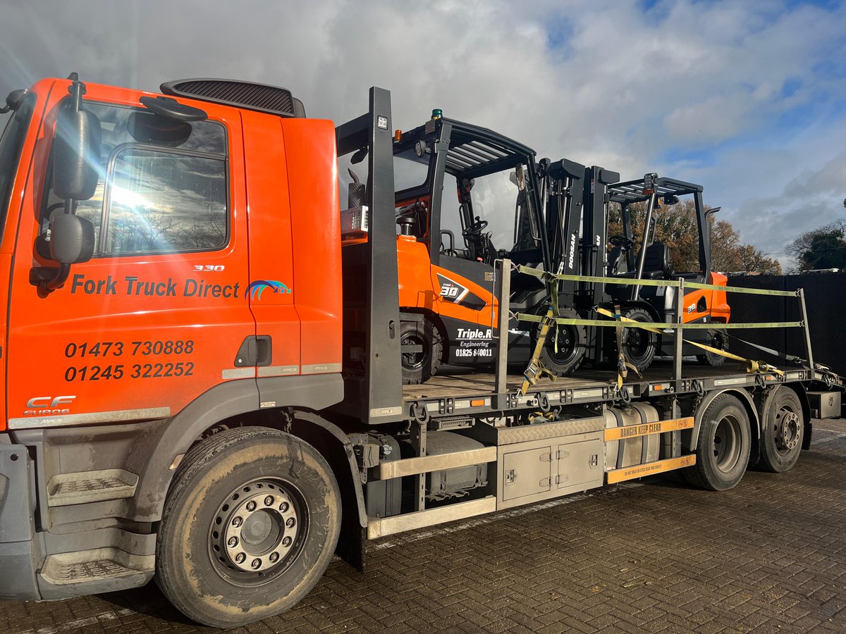 Delivery of a brand-new #9series @DoosanForklifts D30S-9 to #ChandlersBuildingSupplies an #IndependentBuildersMerchantGroup depot in #Petworth