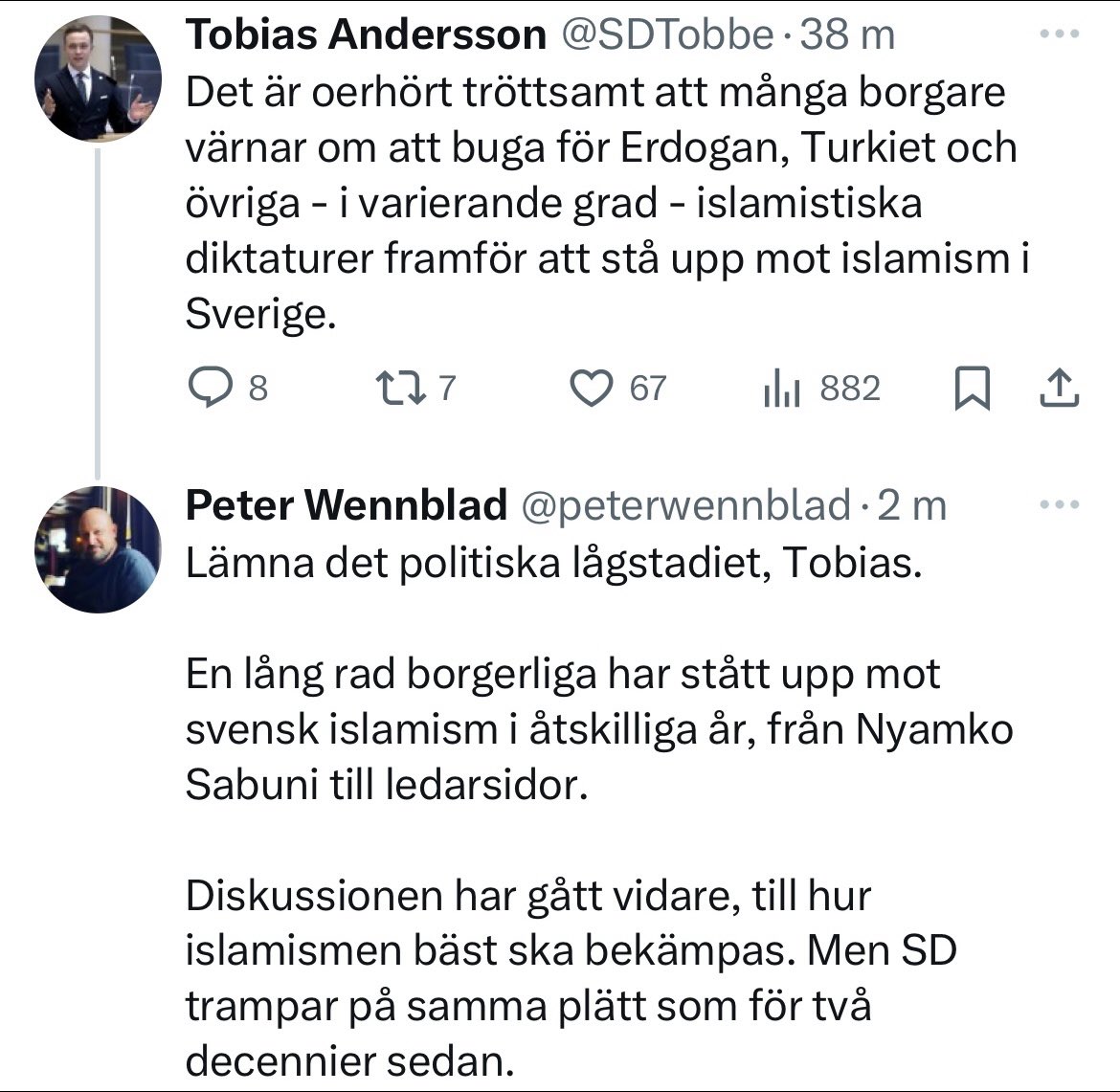 ”Lämna det politiska lågstadiet”, skriver @peterwennblad. Detta samtidigt som han, på fullt allvar, hävdar att en ”lång rad borgerliga” har stått upp mot islamismen, under ”åtskilliga år” dessutom. Wow, jag menar, det har ju inte gått speciellt bra det där arbetet i så fall.…