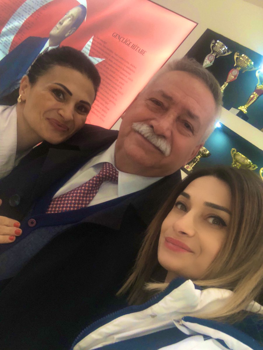 Öğretmen baba,öğretmen kızlarını ziyarete geldi ömrün uzun olsun hayatımın anlamı,Atatürkçü,Fenerbahçeli,Dadaş babamm💛💙