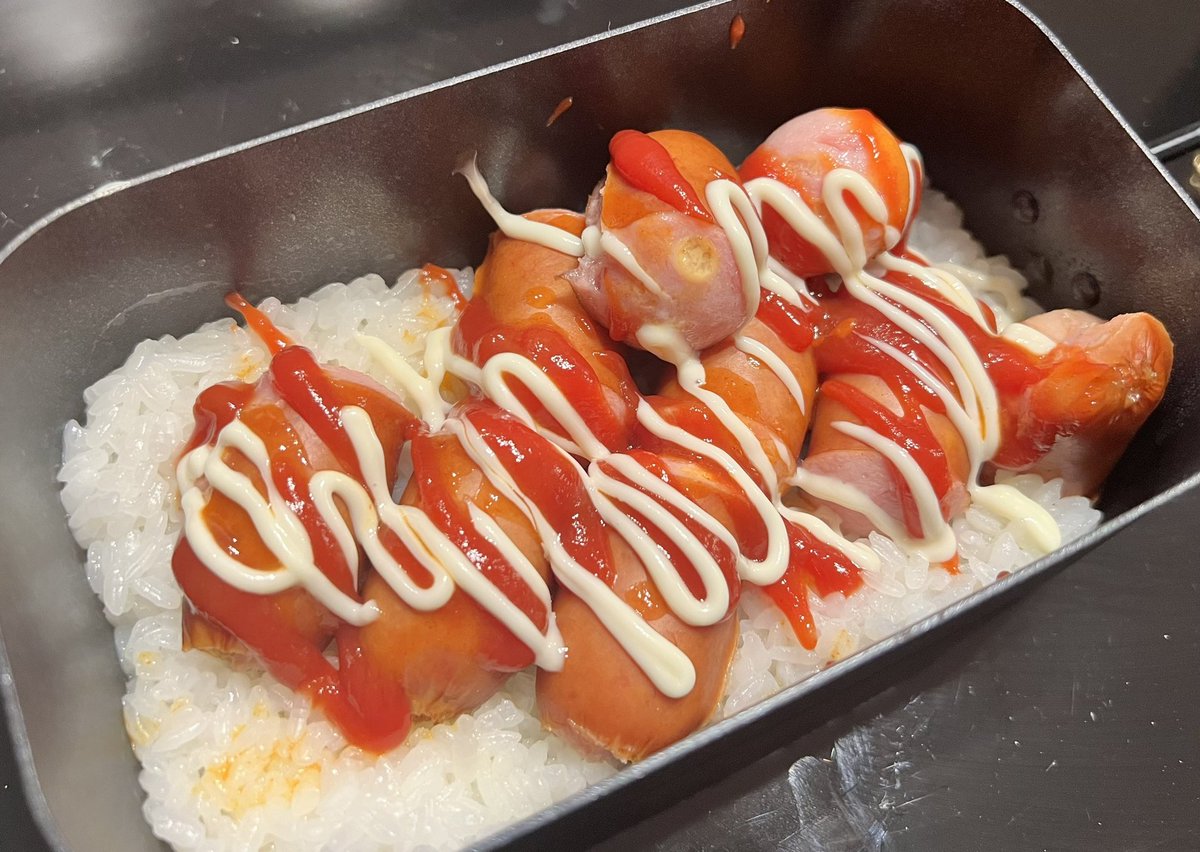 HASE154125442's tweet photo. Johnsonvilleとご飯を一緒に炊いてみたよ！
キャンプの余りで家キャンプ飯😁

CAMP YouTubeやっています！
https://t.co/47k3VKomhL

#youtube #camp #キャンプ #キャンプ飯 #johnsonville https://t.co/ET01BY0Ltc