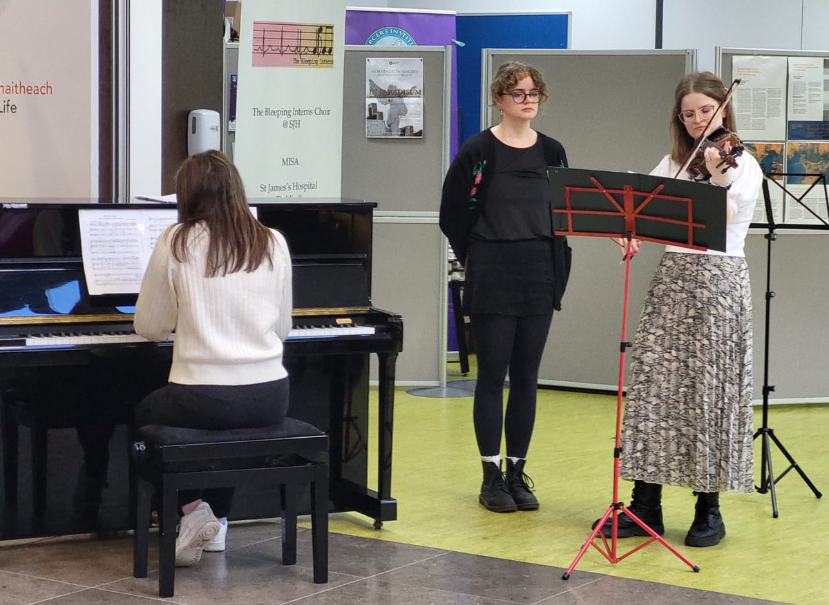RoNevx's tweet photo. Well done to all students; very personal &amp; brilliant pieces performed by TCD music students from @TCDcomposition in #CreativeLifeMISA @stjamesdublin 
for #hospitalstaff #outpatients
🎶🎵👏👏👏✨️
 #ExperiencialLearnings #Education #CreativeResponses #Context https://t.co/Cnmo9Ybp9L