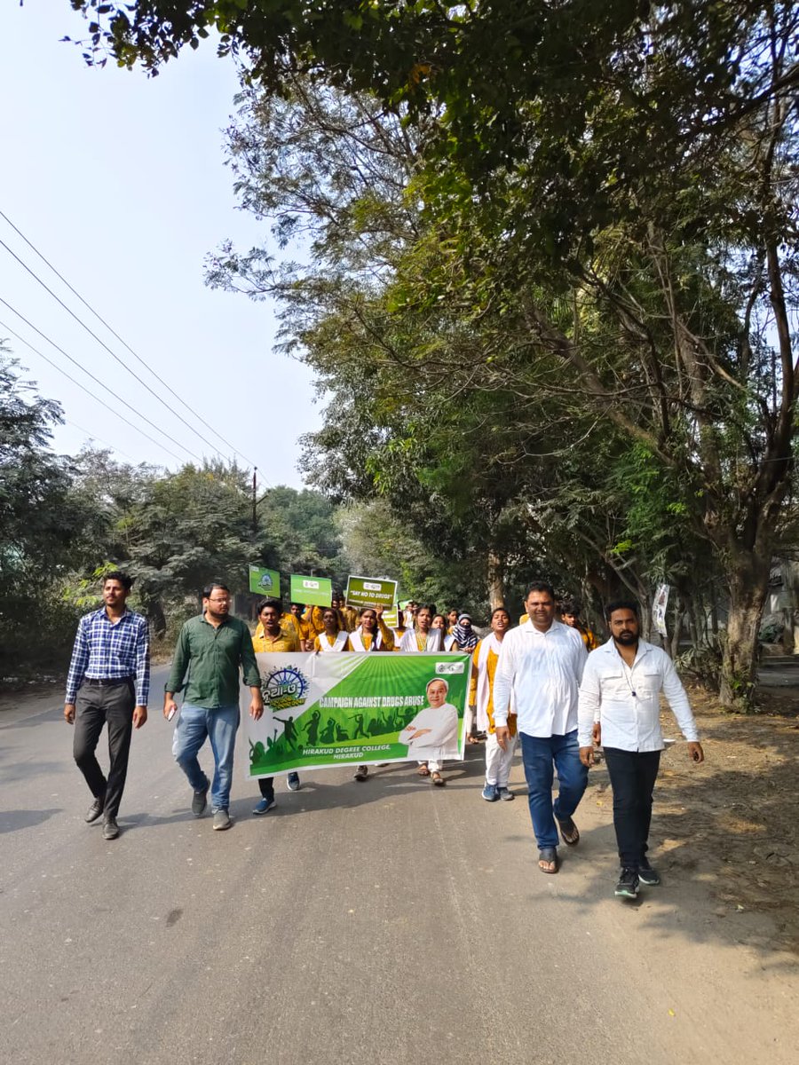 sidhant_dr's tweet photo. Walkathan on "Campaign Against Drugs Abuse" by Social Work and Activities Club  IYDP (Nua - O Yuva Odisha and Naveen Odisha) ,Hirakud Degree College.@CMO_Odisha @VKPANDIANSIRFC @DHE_Odisha @rohitpujaribjd @AtanuSabyasac16 @PravabatiG https://t.co/QcwVFhzpBk