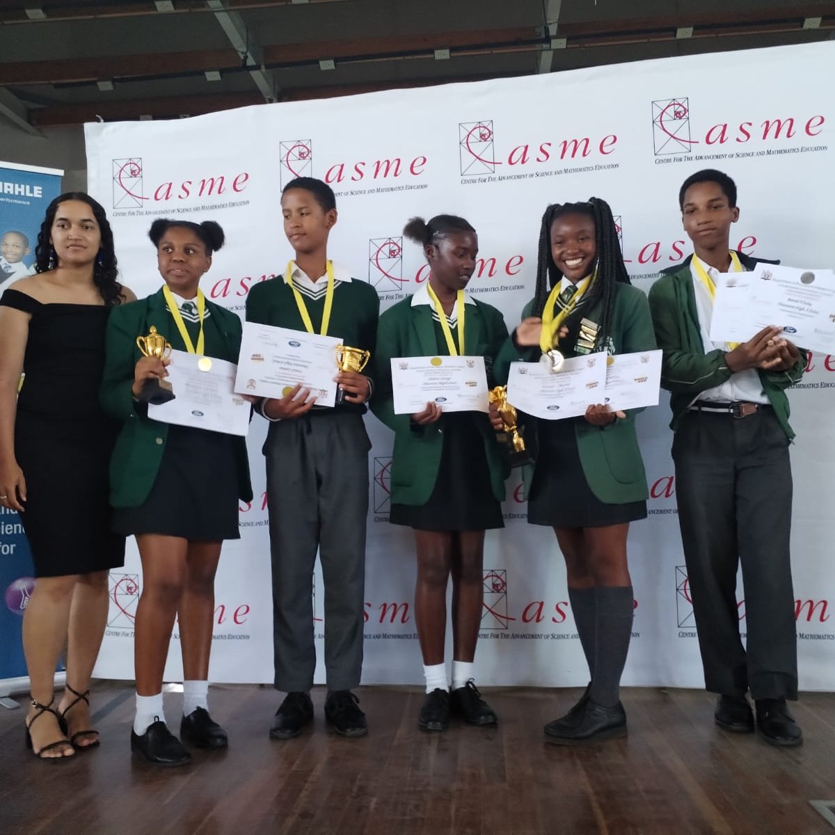CASMEZA's tweet photo. 🌟✨ Celebrating at the Science2Go EC Award Ceremony! 🏆👏 Ten outstanding schools honored, with inspiring speeches from special guests. Congratulations to Westville High School for claiming the overall cup! 🏫🏅 Exciting promises from winners for next year. 🚀

#Science2Go #STEM https://t.co/eoWlvKrVrR