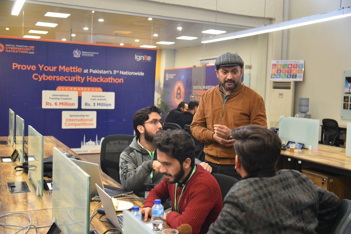 cybersecure_pk's tweet image. 🔥 Witness the dynamic scenes unfolding at the exhilarating #QuettaHackathon2023! Currently taking place at NIC Quetta. Dive into the live atmosphere of coding, networking, and cyber challenges! #Hackathon2023 #DigitalPakistan #ChallengeAccepted 💪 #Ignite #MOITT 🌐