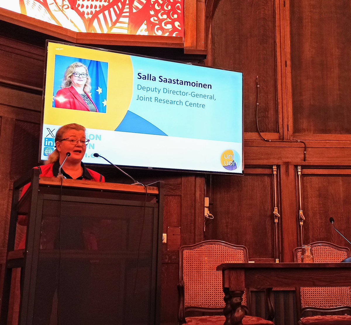 <a href="/SallaLoi/">Salla Saastamoinen</a> <a href="/EU_ScienceHub/">EU_ScienceHub</a> JRC Deputy Director General delivering the opening statement at the #UnILion annual event on Science for policy