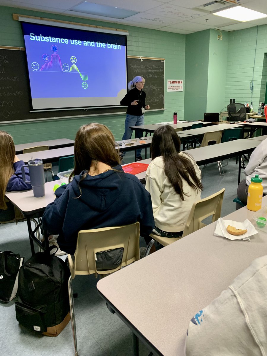 kristencheck1's tweet photo. So lucky to have Public Health nurse Lisa Lollar back in our PPL2OF class @HolyCrossCSS providing hands-on activities and having meaningful discussions with students regarding Substances and Addiction. https://t.co/tdZVwxXB8V