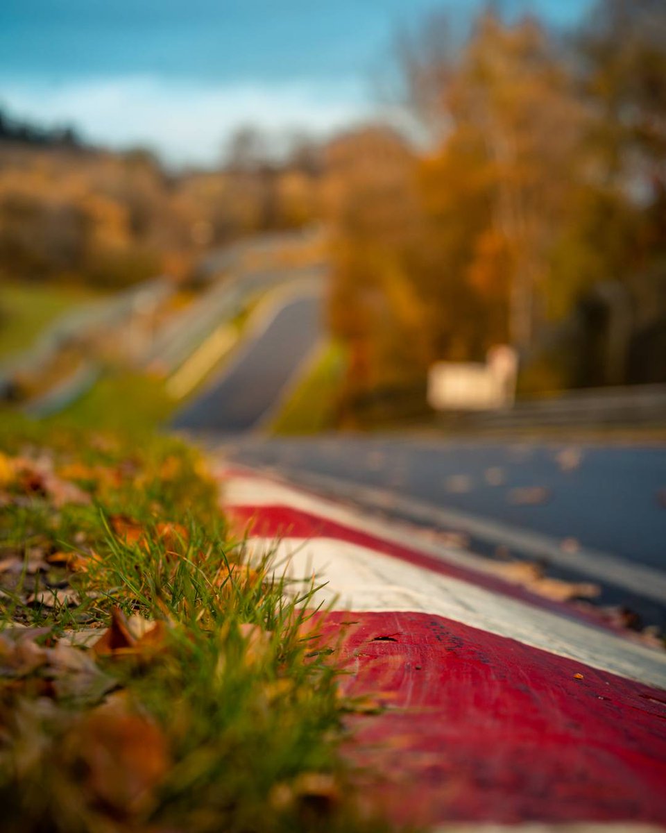nuerburgring's tweet photo. 🤔 Difficult or a piece of cake for you?

Which track section is it?

#HeartRace https://t.co/Ge35ssK1kx