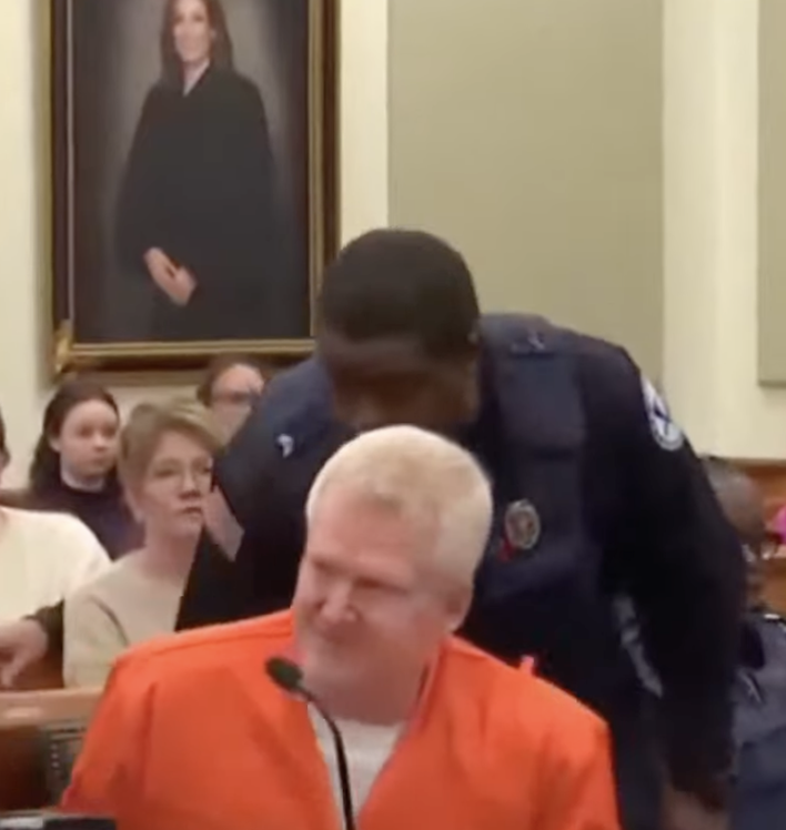 Really unbelievable to see a portrait of Judge Carmen Mullen, the judge who signed off on the extremely irregular Satterfield settlement, hanging behind Alex Murdaugh's head in today's hearing. 

Mullen is still a judge.