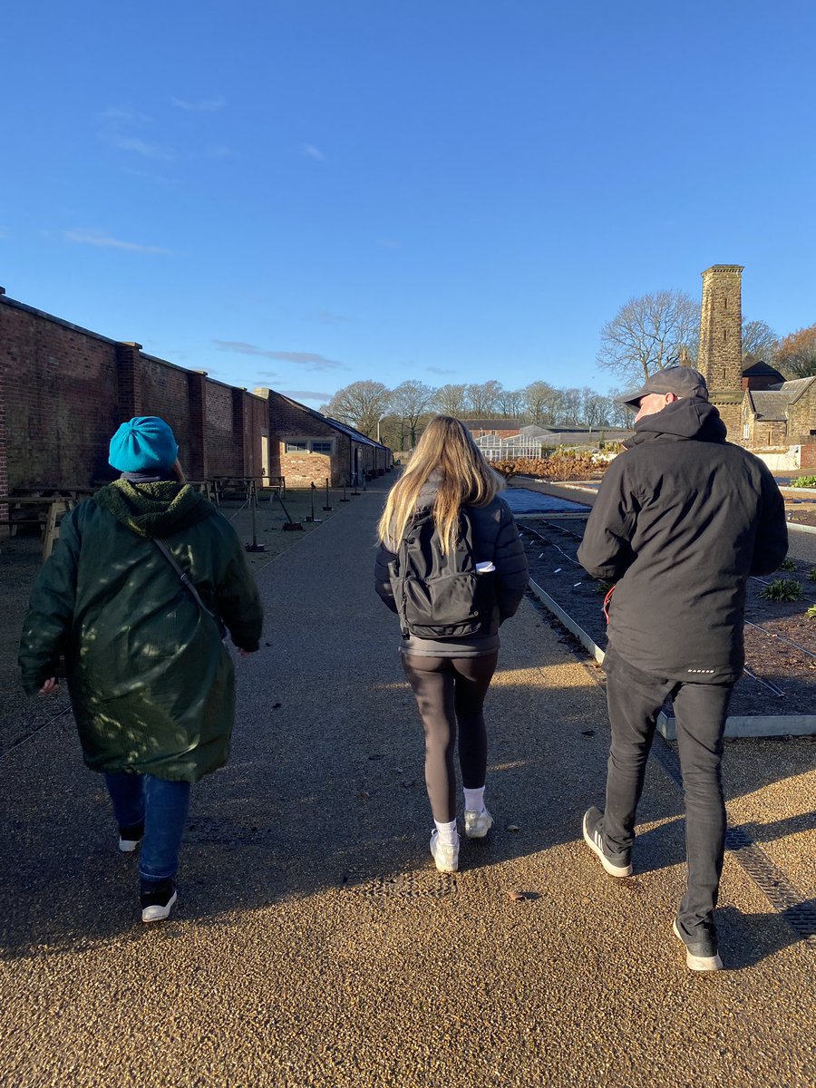 HWSalford's tweet photo. Today is #TechTimeOutTuesday, highlighting the importance of digital wellbeing and screen free time! 💻
So as part of our monthly team wellbeing huddles, we spent time away from our laptops and visited @RHSBridgewater for some winter fresh air and sunshine ☀️ https://t.co/ycKnCF54QC