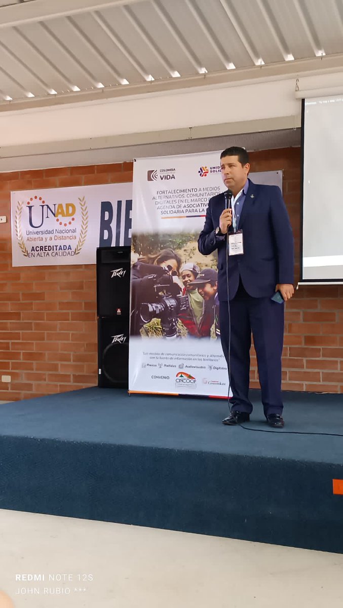 WSAOCO's tweet photo. Los medios alternativos. La radio comunitaria! deben de ser la principal fuente de información y de entretenimiento para sus comunidades. Encuentro en Duitama para su fortalecimiento. https://t.co/n2dUerQre5