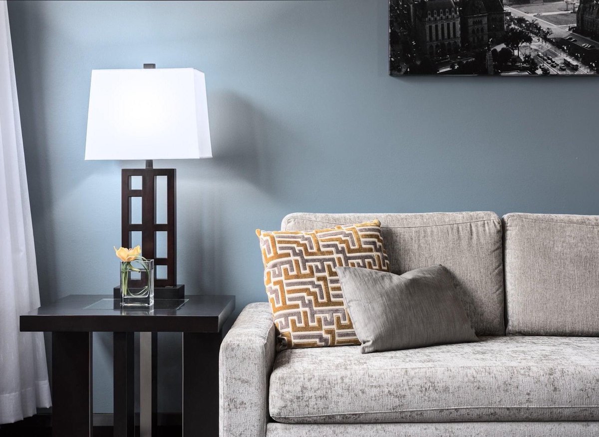 Our beautiful guest #suites feature full #kitchens, spacious footprints and private #balconies with stunning views of downtown Ottawa. Contact us to reserve your stay.

💻: ottawaembassy.com
📞: 613-237-2111
📧: reservations@ottawaembassy.com