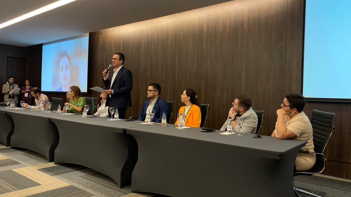 jurandifrutuoso's tweet image. Feliz por poder participar do Seminário de Avaliação da Planificação da Atenção à Saude (PROADI/SUS) em Goiás, ladeando parceiros importantes como #MS/#SESGO/#CosemsGO/#BP/#HAE). Os resultados nos enche de otimismo e nos incentiva a continuar na trilha. Vamos em frente!