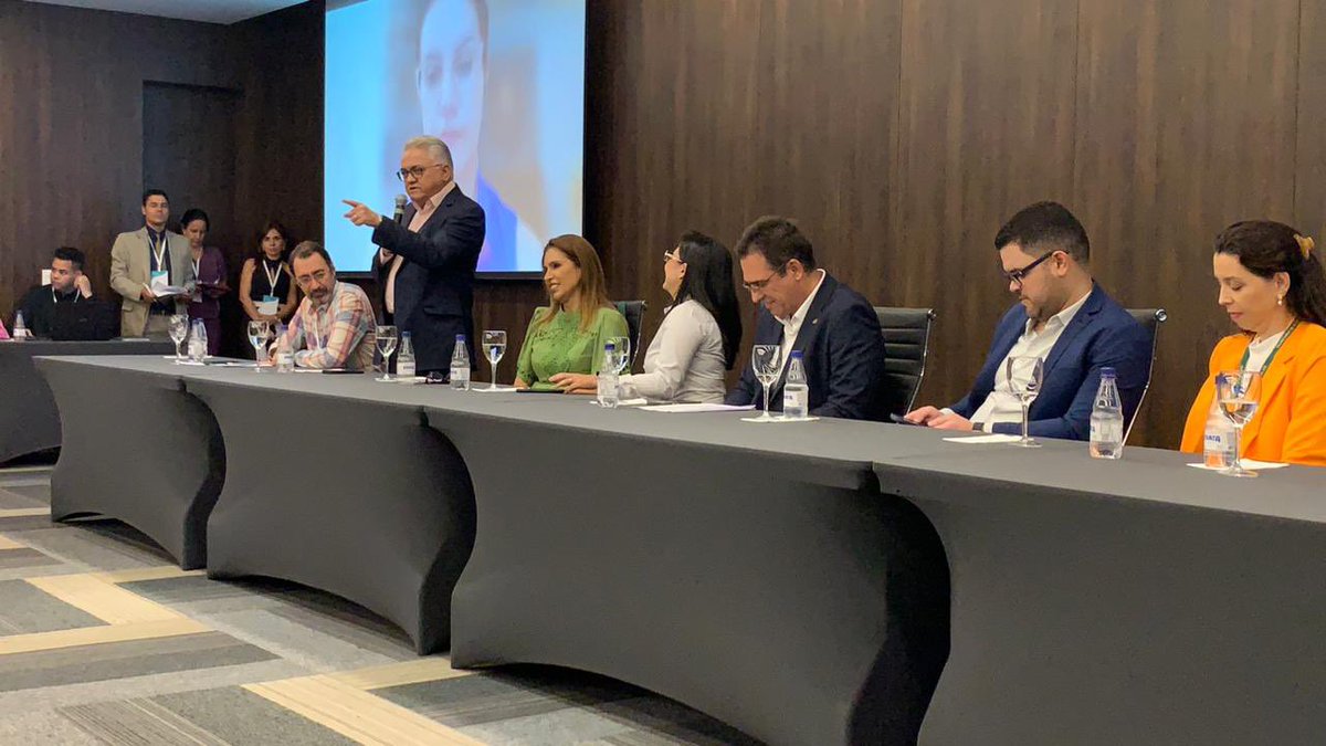 jurandifrutuoso's tweet image. Feliz por poder participar do Seminário de Avaliação da Planificação da Atenção à Saude (PROADI/SUS) em Goiás, ladeando parceiros importantes como #MS/#SESGO/#CosemsGO/#BP/#HAE). Os resultados nos enche de otimismo e nos incentiva a continuar na trilha. Vamos em frente!