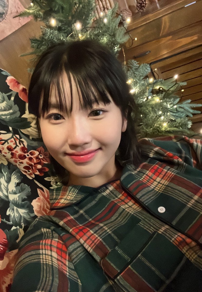 tribedaloca's tweet photo. [#소은🐰]
엄지가 휠만큼 좋은 파파노엘~🎄🌕🦋😎✨

#트라이비 #TRI_BE #SoEun https://t.co/uI02CJ6DeB