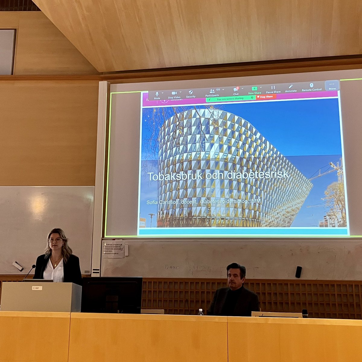 <a href="/SofiaEJCarlsson/">Sofia Carlsson</a> presenting existing evidence on tobacco use and #diabetes risk today at IMM, <a href="/karolinskainst/">Karolinska Institutet</a>. 

New #tobacco products pose a threat to #publichealth, especially among the youth — and more research on the topic is needed.
