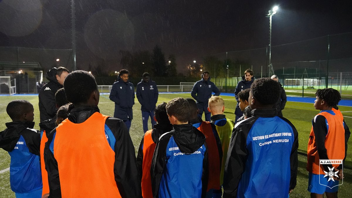 AJ Auxerre (@aja) on Twitter photo 🎂 Hier, l’AJA et le <a href="/CSBFoot/">CS Brétigny Football</a> ont fêté le 20e anniversaire de leur partenariat, en présence notamment de quatre de nos joueurs passés par Brétigny.
📰 Tout savoir sur cette belle journée 👉aja.fr/laja-fete-les-…
#TeamAJA #FormationAJA 🎂 Hier, l’AJA et le <a href="/CSBFoot/">CS Brétigny Football</a> ont fêté le 20e anniversaire de leur partenariat, en présence notamment de quatre de nos joueurs passés par Brétigny.
📰 Tout savoir sur cette belle journée 👉aja.fr/laja-fete-les-…
#TeamAJA #FormationAJA