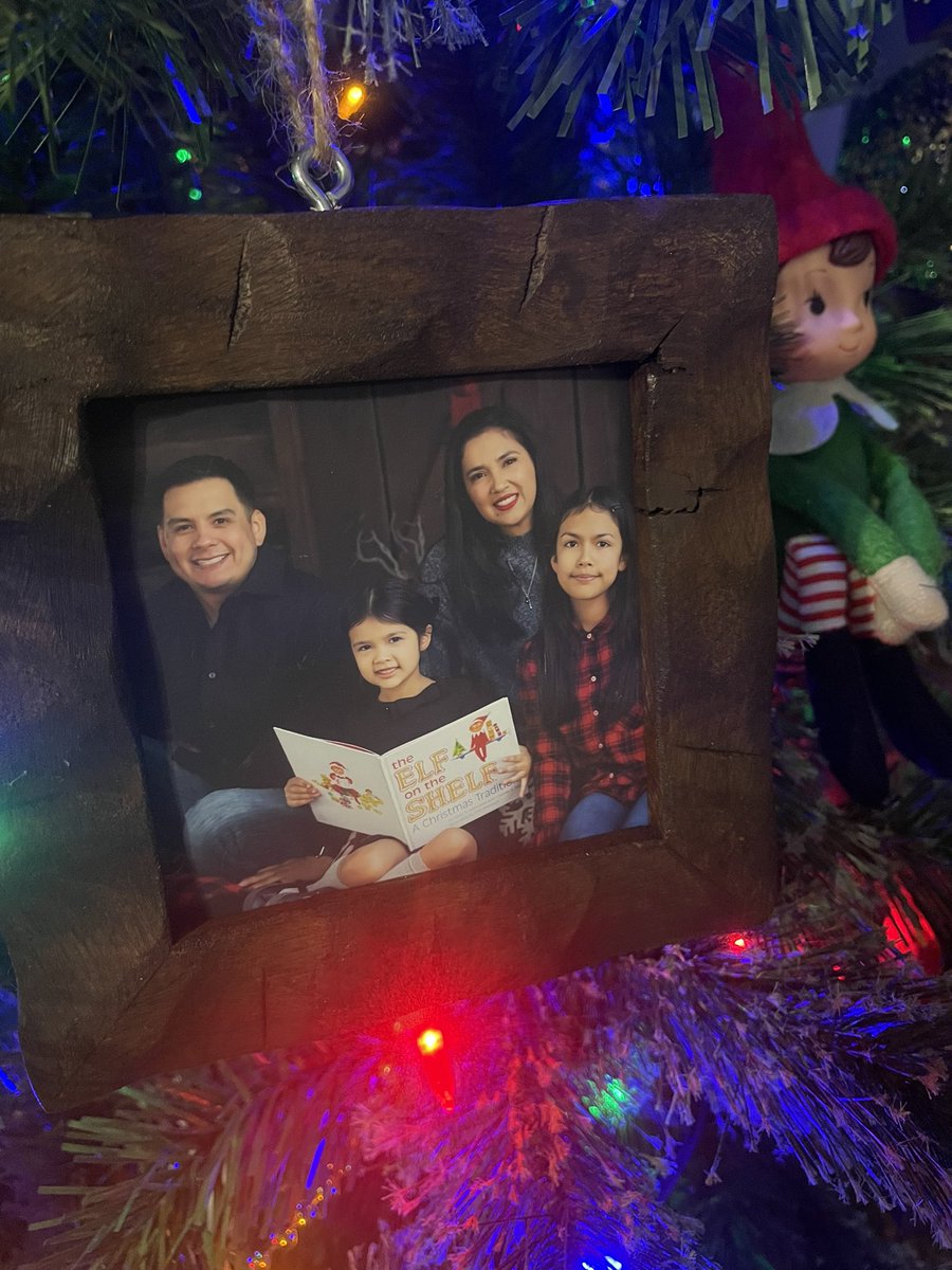 PhotoEnchanting's tweet photo. Christmas is my favorite time of year. 🎄 https://t.co/VPQtdVNozL