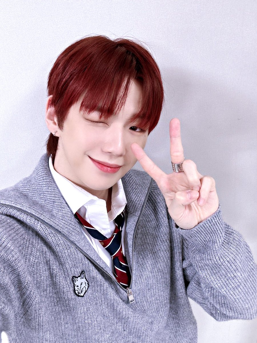 [#Oh녤]
231128 스트릿댄스 걸스 파이터2 2회 완료🧡 

오늘도 MC 녜리를 보러 와준 다니티에게 윙크😉
계속 이런 식으로 다 잘하면....
다니티의 사랑을 듬뿍 받는 수 밖에 없어💗 

#강다니엘 #KANGDANIEL
#스트릿댄스걸스파이터2
#StreetDanceGirlsFighter2