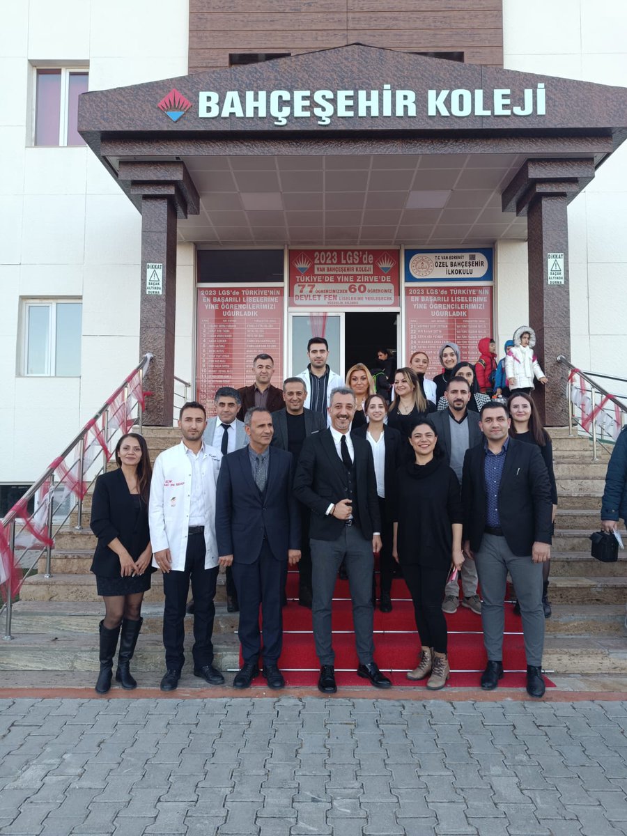 bahcesehir_van's tweet photo. Bahçeşehir kolejleri genel müdürlük yabancı diller bölüm başkanımız sayın Abdulvahap IŞIK hocamızı Kampüsümüzde ağırlamaktan mutluluk duyduk..
@dagozlem @EnverYucel @VahapIk3 @fatlihann @AtlihanMumtaz @ismailK08300410 @nazan_dagdemir @DadayMikail @Asra07129207 #Bahçeşehirkoleji https://t.co/OtERqSYrLg
